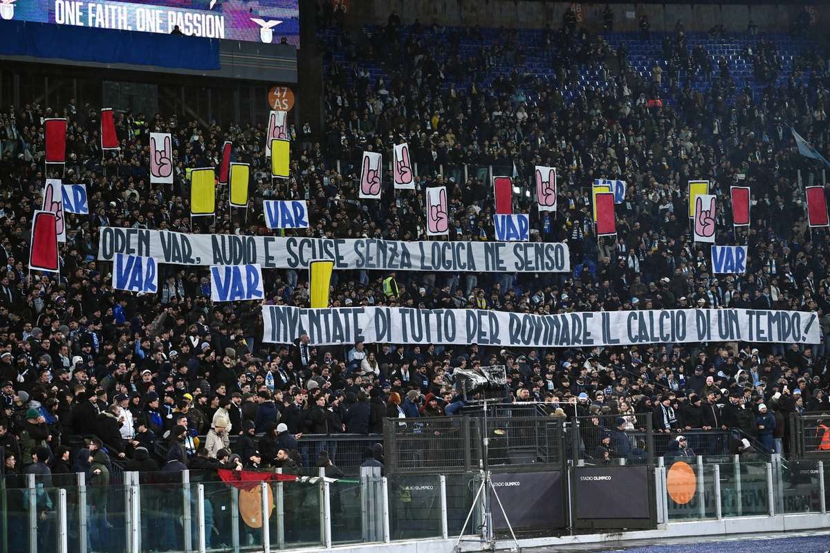 Suporterii echipelor AS Roma si Fiorentina interzisi la meciurile din deplasare