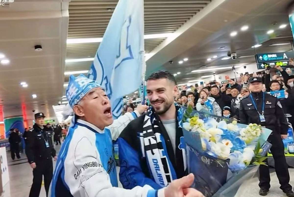 video regele roman nicolae stanciu primit ca o celebritate in china