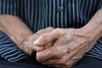 2 8 milioane de pensionari ar putea primi un ajutor de pana la 1 000 de lei din partea statului ministerul muncii
