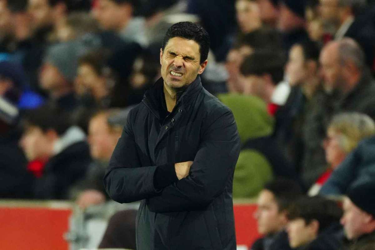 Albinele inteapa tunarii O greseala a lui Arsenal in lupta pentru titlu O oportunitate pentru City