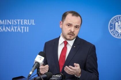 Alexandru Rogobete Conside r ca est e o nebunie ca ministrul Sanatatii sa le spuna oamenilor