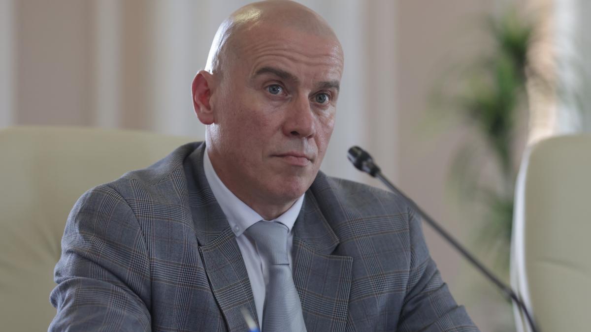 Ar fi trebuit sa procedez ca ceilalti minitri si sa ascund discutia sub pres Reactiaministrului