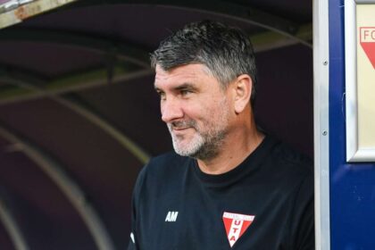 Arbitrii sunt suverani UTA fara penalty in meciul cu Otelul Reactia lui Adrian Mihalcea
