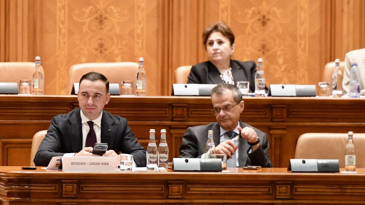 Bogdan Ivan lipse ste de la Parlament pentru a oferi explicatii privind criza apei potabile din Curtea de Arges