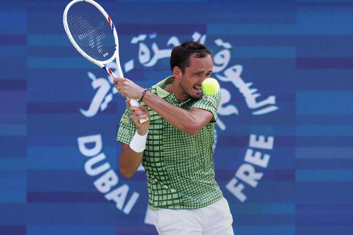 Duelul campionilor de Grand Slam de la Dubai a fost castigat de Medvedev