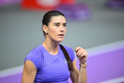 Forma buna persista Sorana Cirstea invinge favorita numarul 10 si se califica in optimile de finala la Dubai