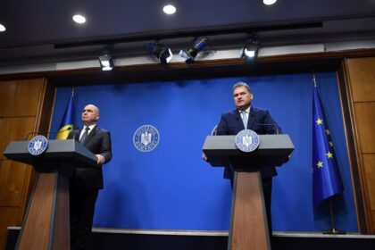 Functionarii guvernamentali cer anchetarea penala a premierului Bolojan si a ministrului Cseke Attila