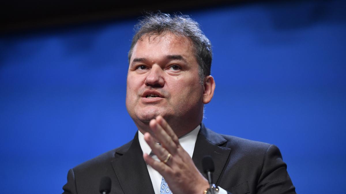 Guvernul cauta solutii pentru a aproba reforma in administratie prin OUG Cseke Attila Este necesar