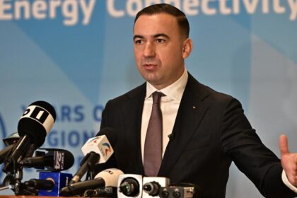 Ivan despre inchiderea centralelor pe carbune Unii se plimba cu trotinete electrice prin