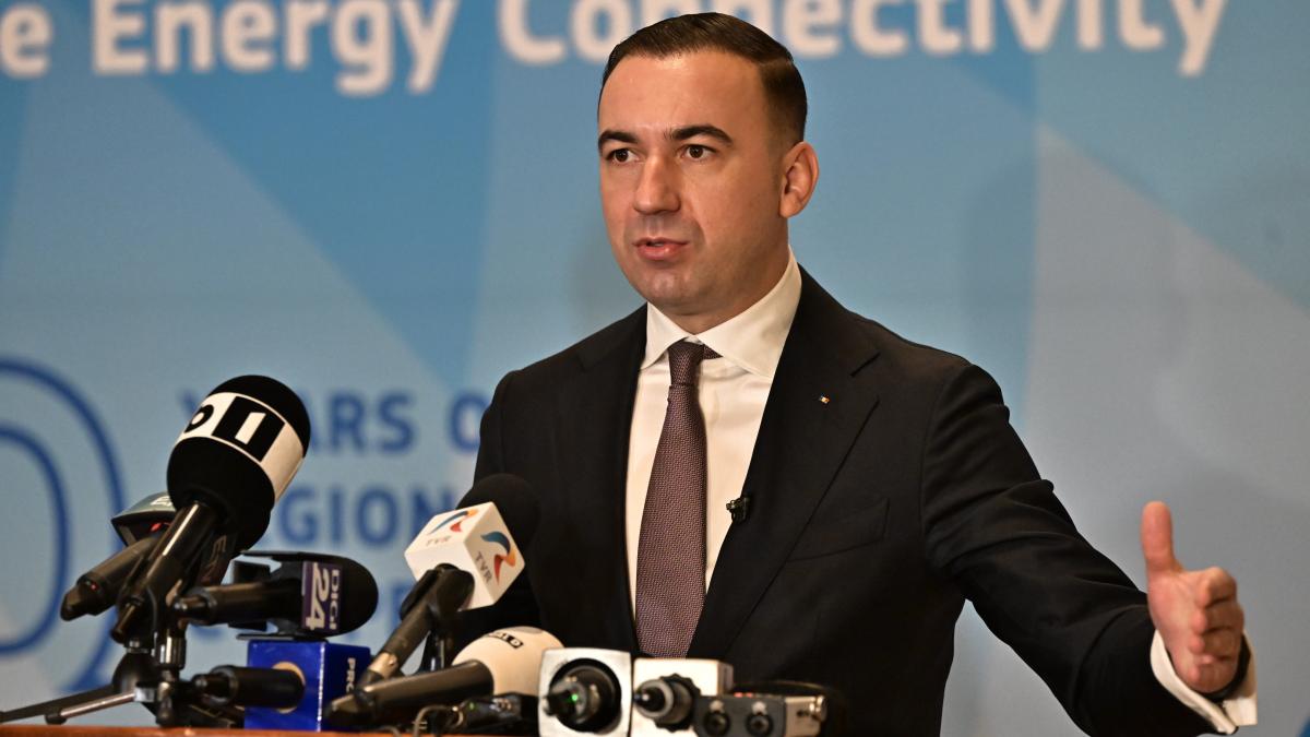 Ivan despre inchiderea centralelor pe carbune Unii se plimba cu trotinete electrice prin