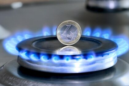 Liberalizarea pietei gazelor este intarziata Bolojan Anul 2027 cand vom avea supraproductie va fi