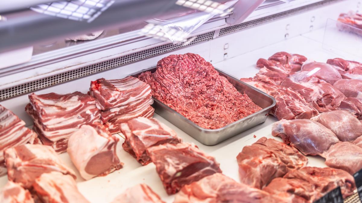 Ministrul Agriculturii intentioneaza sa modifice legislatia Carnea de porc congelata sa nu mai fie