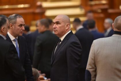 O criza politica ar putea destabiliza Romania Avertisment de la BNR referitor la un posibil scenariu