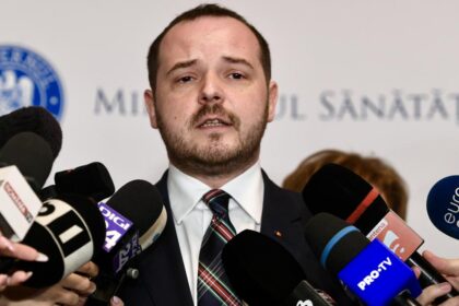 Rogobete a descoperit un medic de la Elias care s a filmat in timpul serviciului la spitalul privat