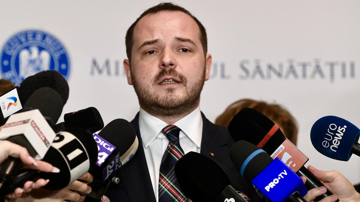 Rogobete a descoperit un medic de la Elias care s a filmat in timpul serviciului la spitalul privat