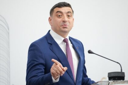 Romanul de langa Trump povesteste despre intalnirea cu George Simion Era baut Trey Trainor