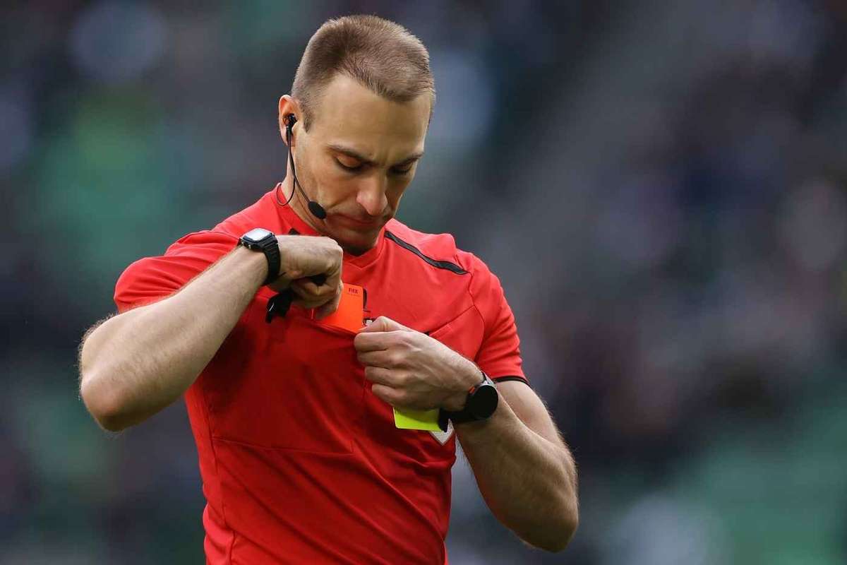 Schimbari importante in regulile jocului de fotbal ce se va intampla cu VAR ul