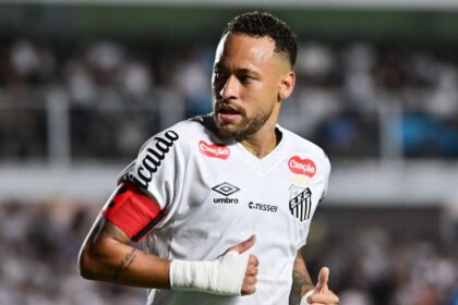 Totul pentru Cupa Mondiala Neymar revine pe terren la Santos pentru prima data in acest an