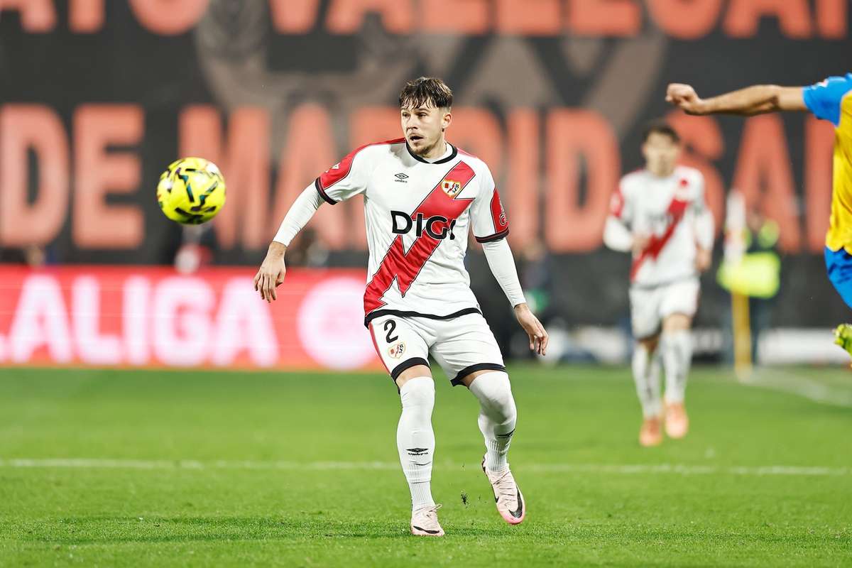 Tracker de Fotbal Dragus inlocuit dupa 38 de minute Sorescu a ramas in vestiar Ratiu se confrunta cu Atletico Madrid