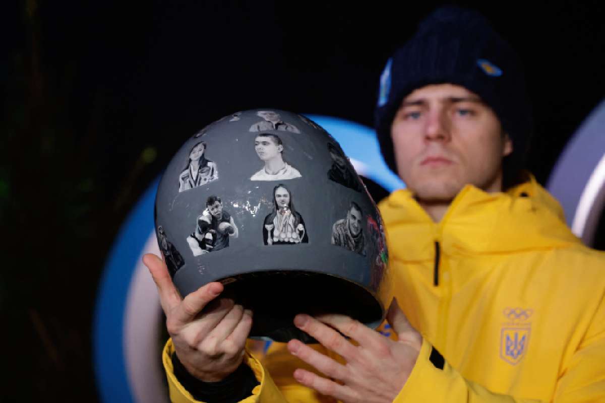 Un sportiv ucrainean a fost descalificat din proba masculina de skeleton din cauza cascei omagiale