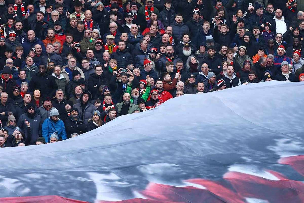 Un suporter al echipei Manchester United a promis ca se va tunde dupa ce echipa sa va inregistra cinci victorii consecutive