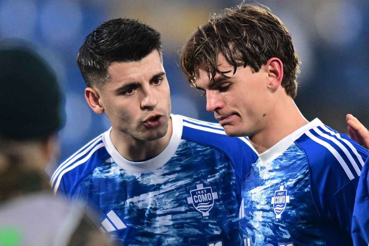 antrenorul lui como cesc fabregas ii aduce critici lui morata dupa infrangerea cu fiorentina joaca un alt sport