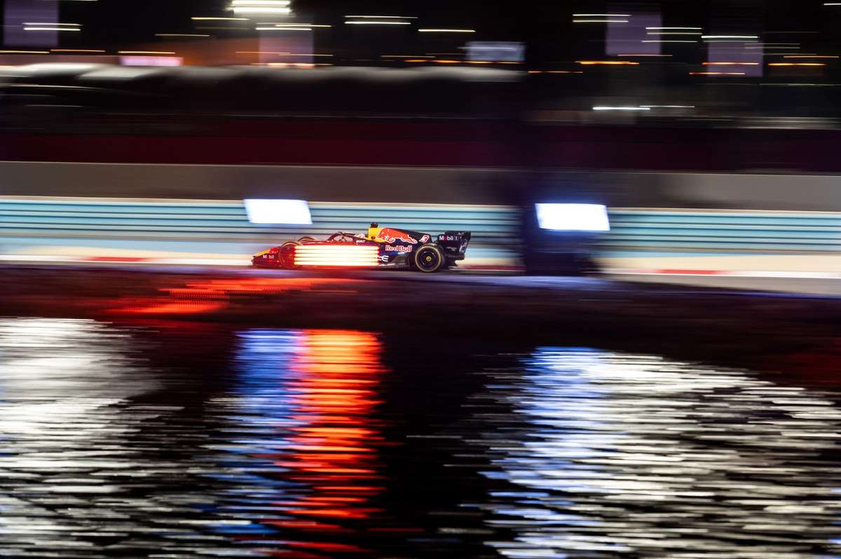 campionul mondial de formula 1 norris cel mai rapit in prima zi de teste la bahrain verstappen impresioneaza