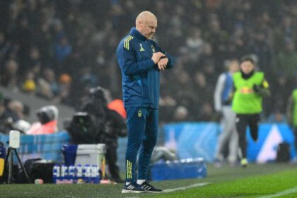 inca un antrenor concediat in premier league nottingham forest l a dismiss pe antrenor