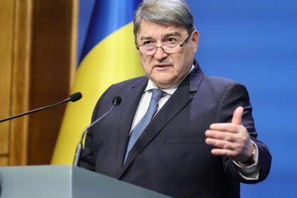 o diferenta semnificativa in discursul lui rubio comparativ cu cel al lui vance hurezeanu celor