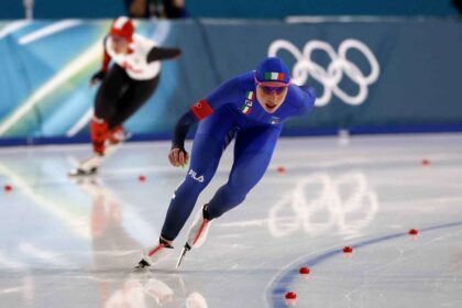 primul record olimpic a fost stabilit la milano cortina italia castiga proba de 3000 de metri la patinaj viteza