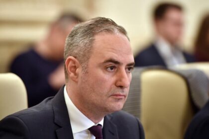 Alexandru Nazare se opune reducerii accizei la combustibili Nu va duce la scaderii pretului