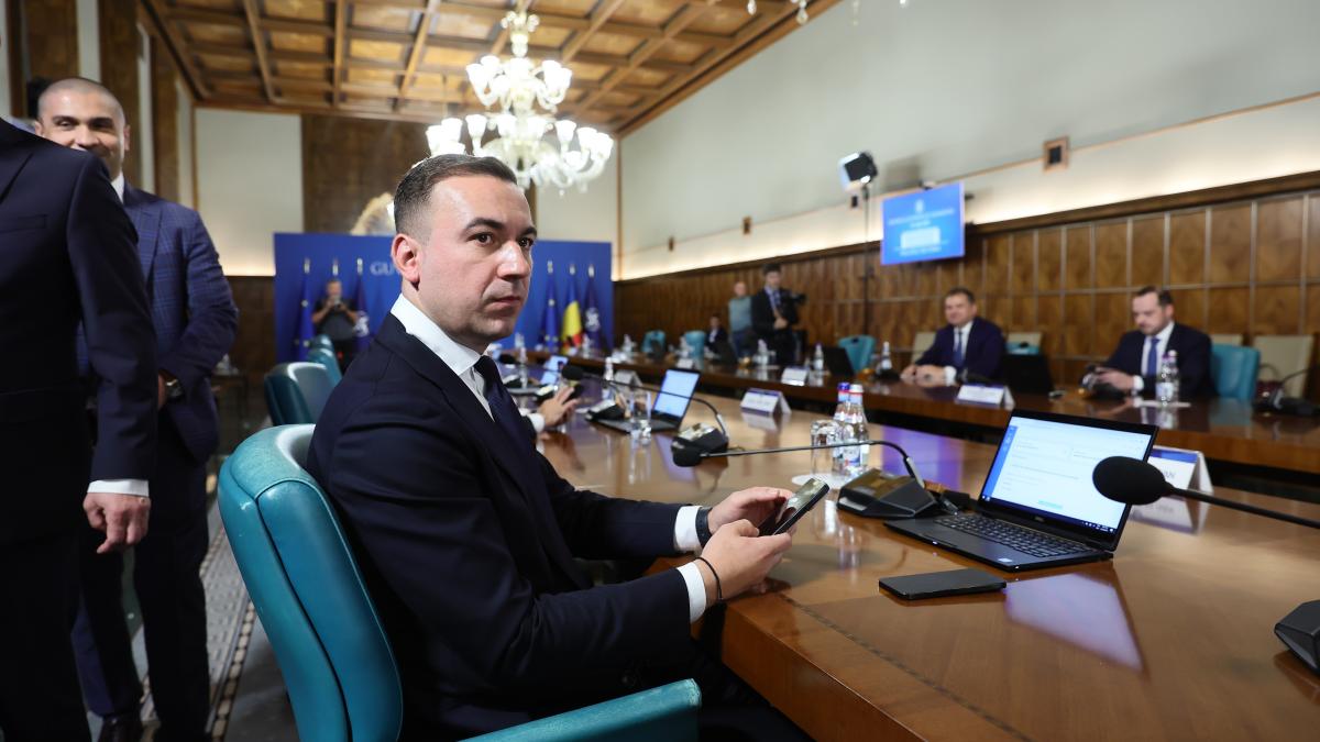 Bogdan Ivan sustine ca decizia de reducere a accizei la combustibil este in mainile lui Ilie Bolojan Astept si eu