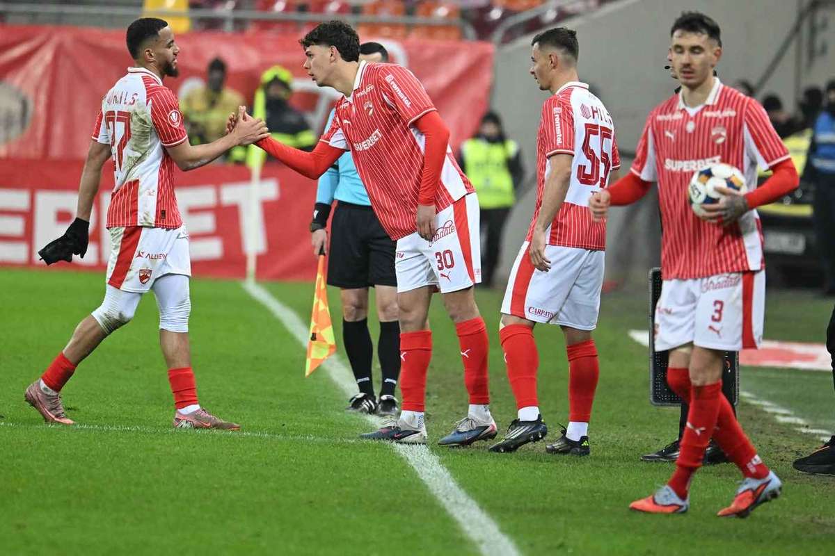 Dinamo Bucuresti FC Arges Pitesteni aproape de playoff