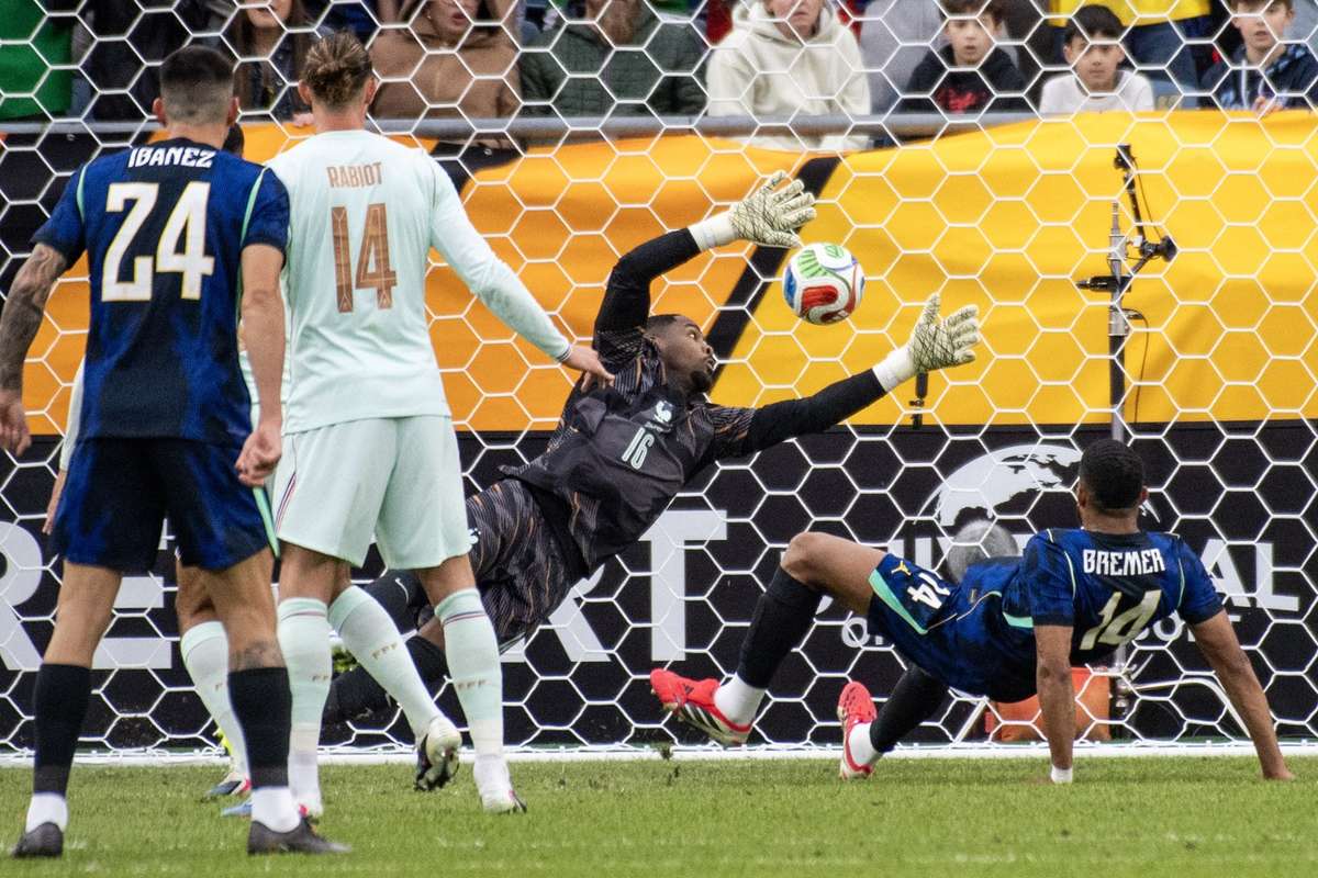 Franta a urcat pe locul 2 in clasamentul FIFA dupa victoria in fata Braziliei