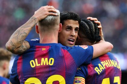Hattrick Raphinha Barcelona isi infranga adversarul Sevilla si se distantzeaza in fruntea La Liga