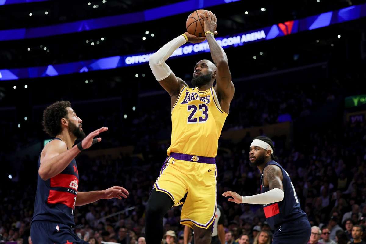 LeBron James continua fara oprire A egalat recordul de victorii in NBA