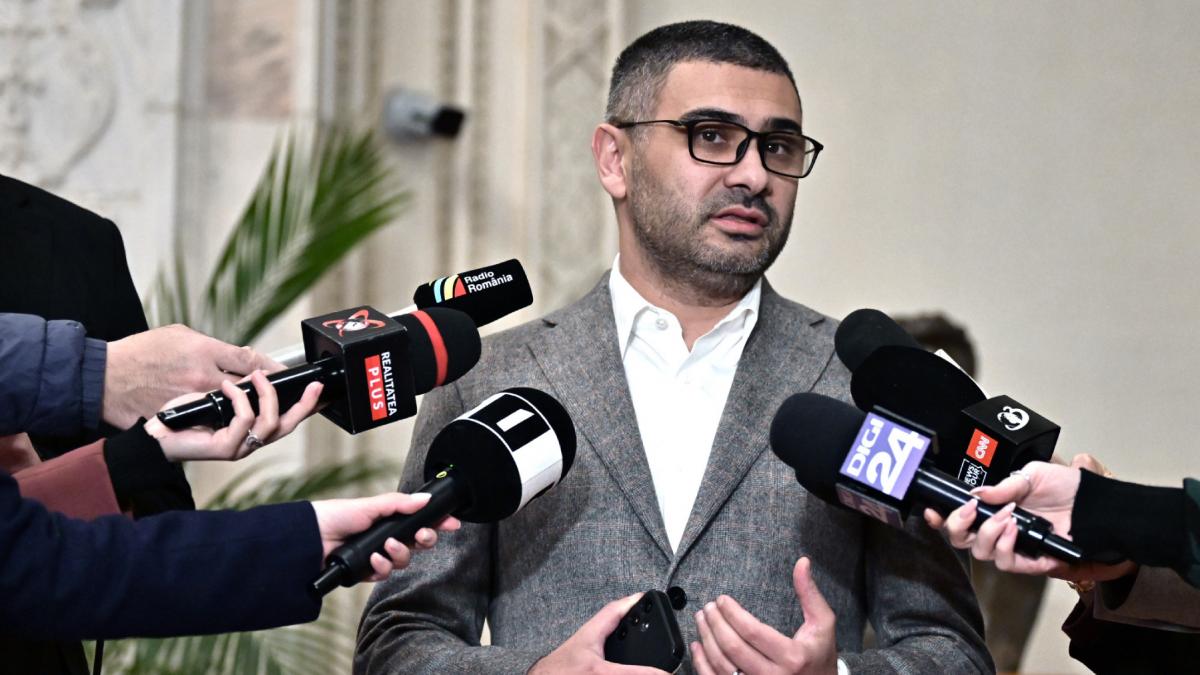 Manole il acuza pe Pislaru ca minte in legatura cu un miliard de euro pentru pensionari din