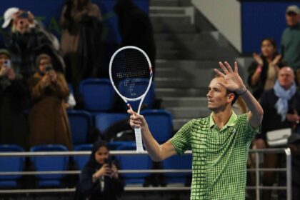 Medvedev ajunge fara dificultati la Indian Wells dupa ce a avut intoarceri in Dubai