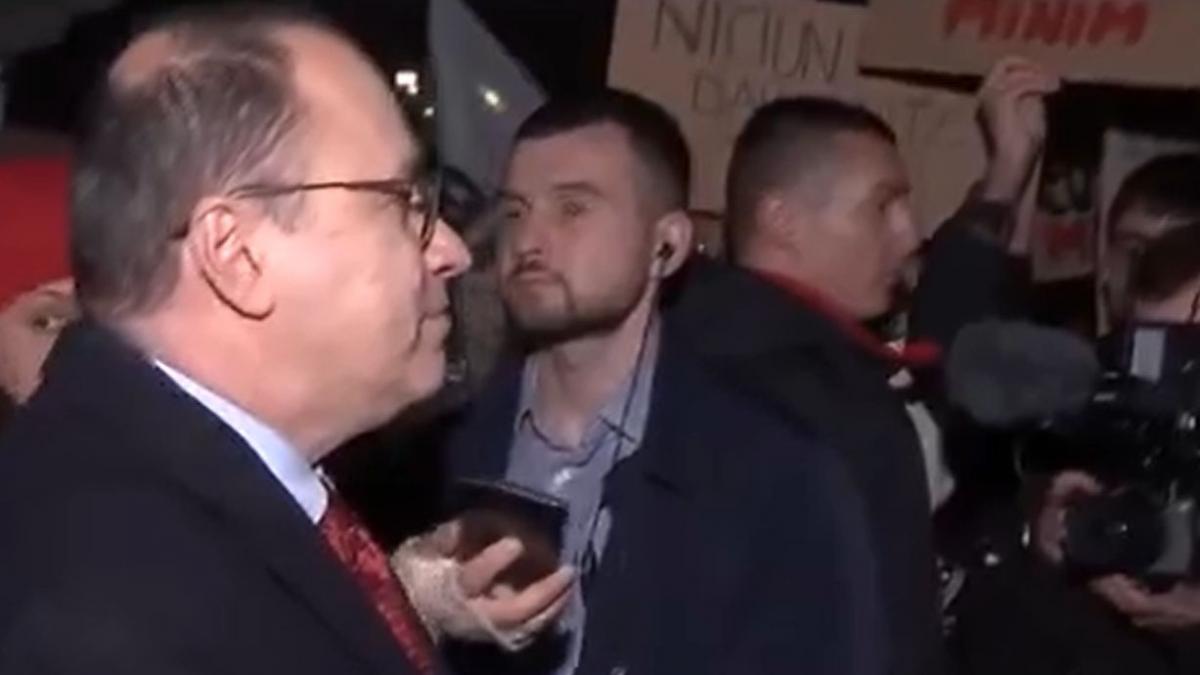 Noua ministra a Educatiei s a alaturat studentilor care protesteaza in Capitala impotriva