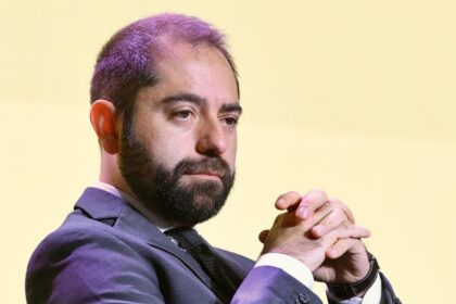 Radu Burnete Romania trebuie sa isi constitue un fond pentru perioade dificile Niciodata nu stim de unde