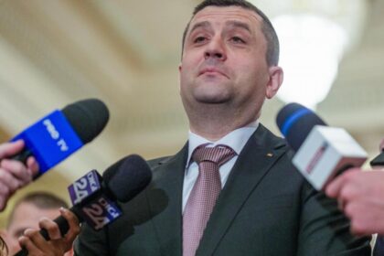 Radu Miruta Trei avioane militare americane au decolat din Bucuresti dar nu stiu daca s au alimentat