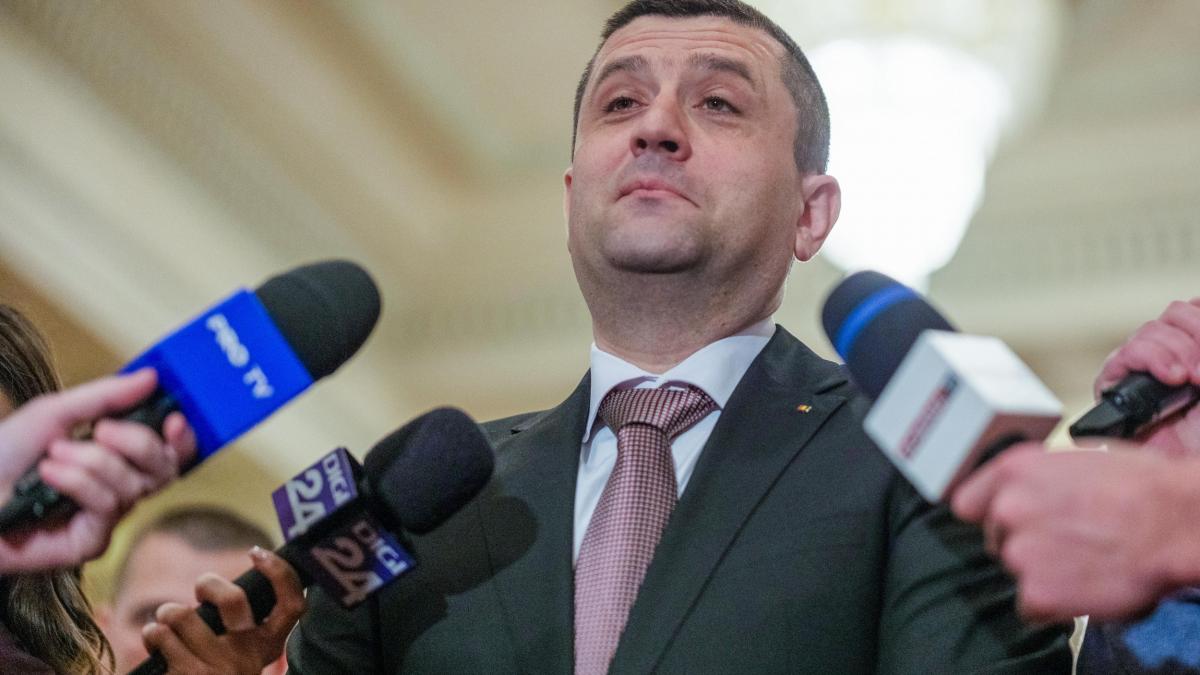 Radu Miruta Trei avioane militare americane au decolat din Bucuresti dar nu stiu daca s au alimentat
