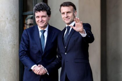 Se cere un referendum pentru a stabili daca Romania ar trebui sa gazduiasca arme nucleare Nicusor Dan convocat sa