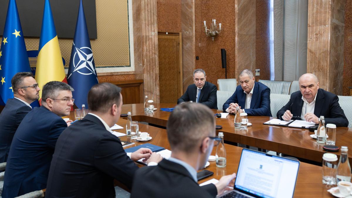 Sedina de urgenta la Guvern Coalitia evalueaza noi masuri pentru preul carburanilor Surse