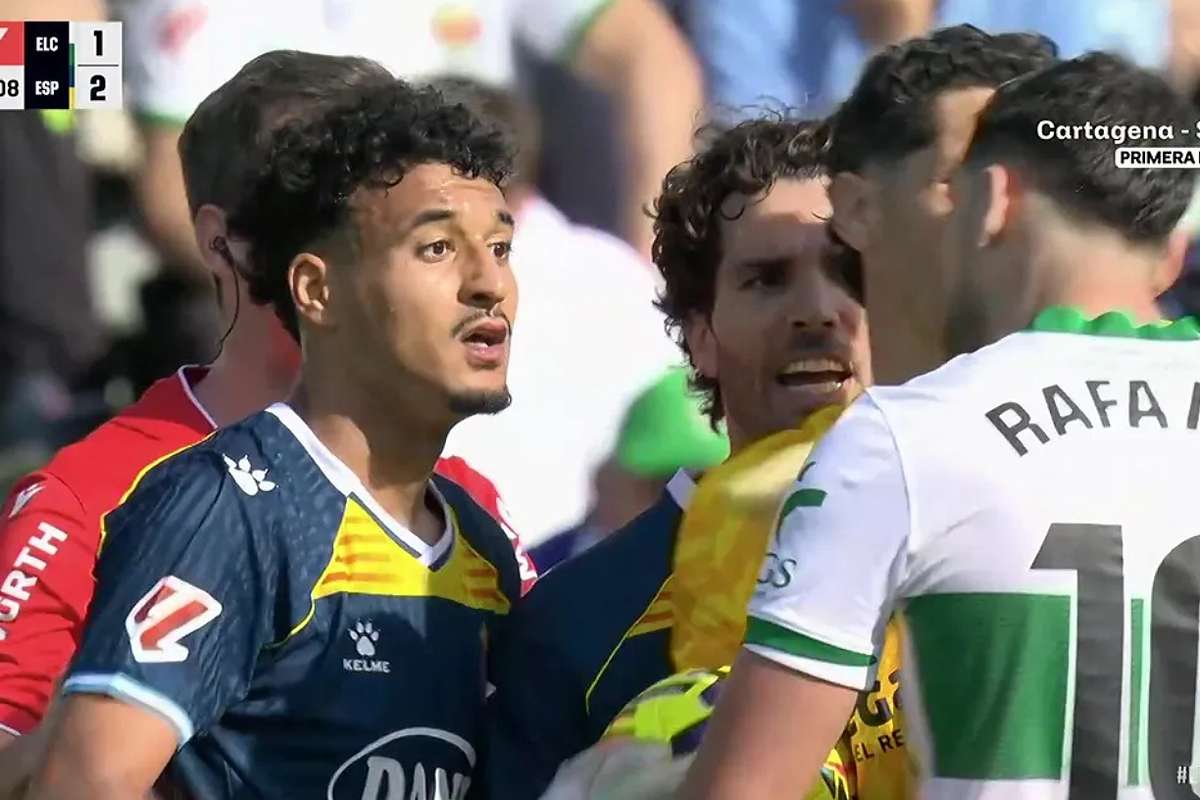 Un alt incident de rasism Meciul dintre Elche si Espanyol oprit temporar