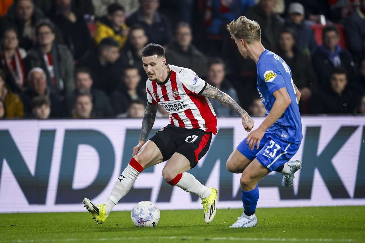 Un nou succes pentru PSV cu Dennis Man in primul 11 Nota primit de juctorul roman