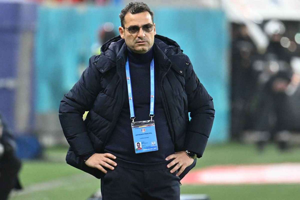 nou antrenor in play out pentru metaloglobus lanterna rosie s a despartit de mihai teja