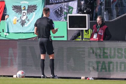 sabotaj in liga a doa germana suporterii au blocat sistemul var