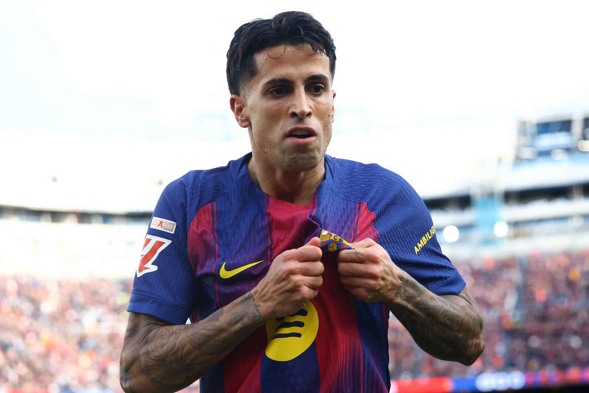 Barcelona a decis deja in legatura cu viitorul lui Joao Cancelo