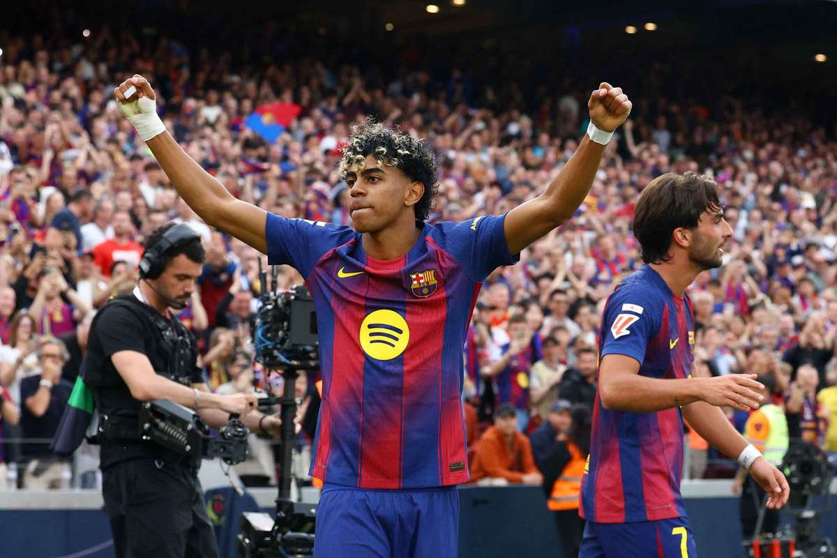 Barcelona se afla la noua puncte distanta in fruntea LaLiga Lamine Yamal stabileste doua noi recorduri in Spania